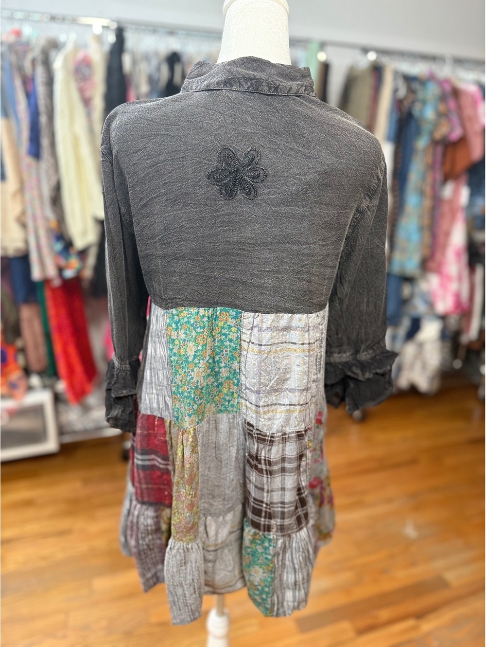 YOUNG THREADS Charcoal Western Patchwork Embroidered Tiered Tunic Top NWT Large - Picture 3 of 5